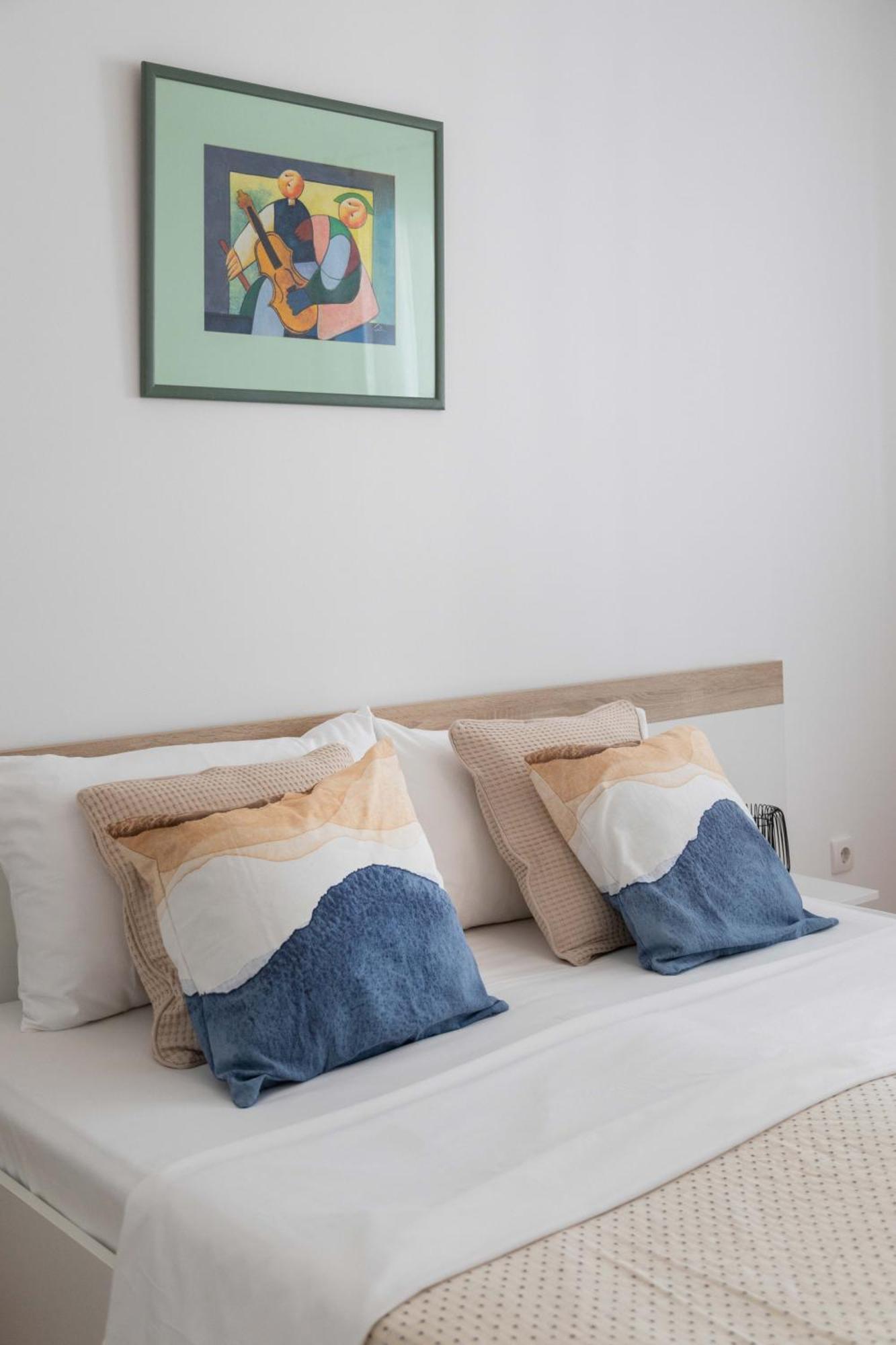 Appartamento Sunny 1Bdr With Balcony & Parking Zagabria Esterno foto