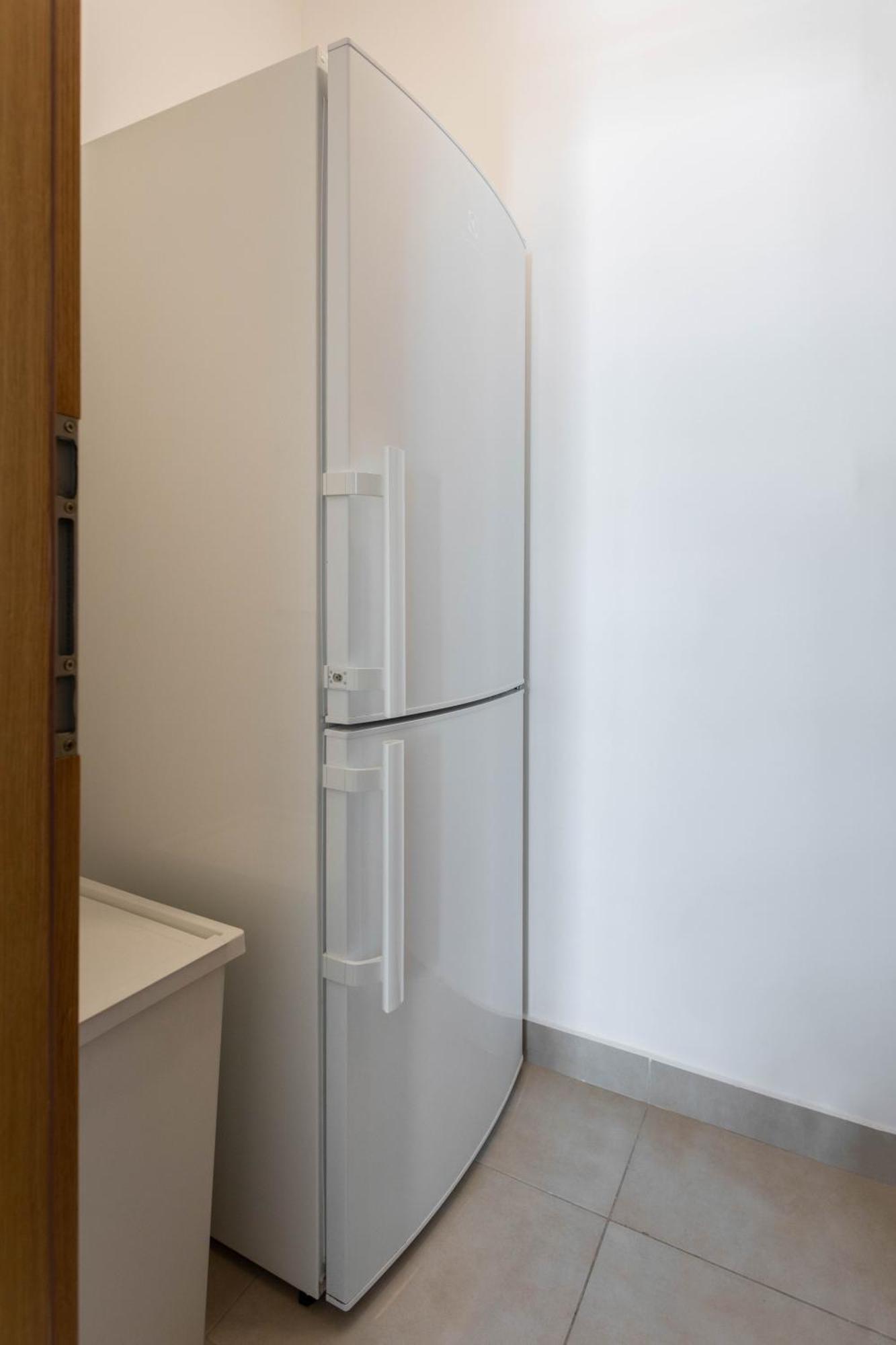 Appartamento Sunny 1Bdr With Balcony & Parking Zagabria Esterno foto