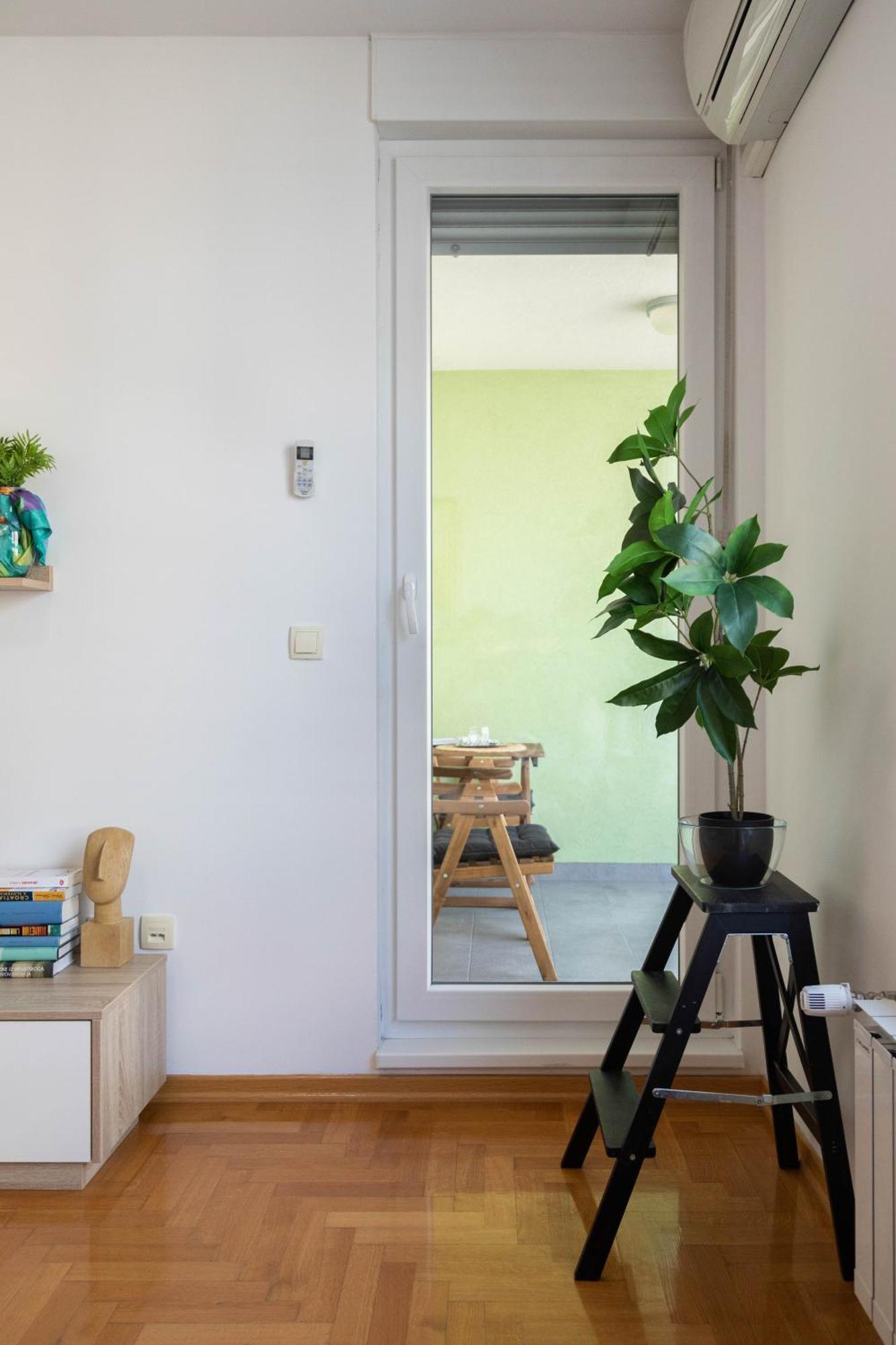 Appartamento Sunny 1Bdr With Balcony & Parking Zagabria Esterno foto