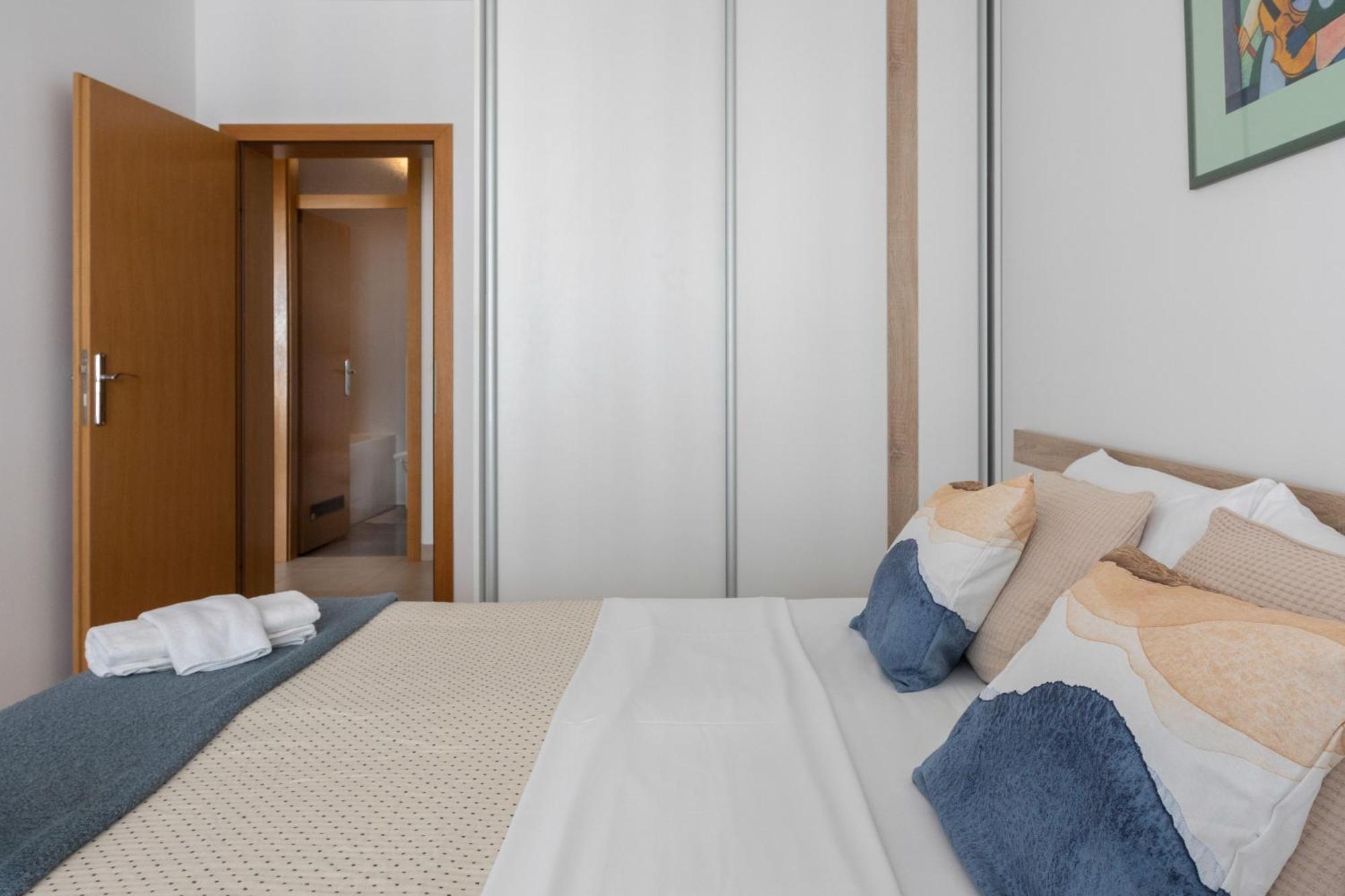 Appartamento Sunny 1Bdr With Balcony & Parking Zagabria Esterno foto
