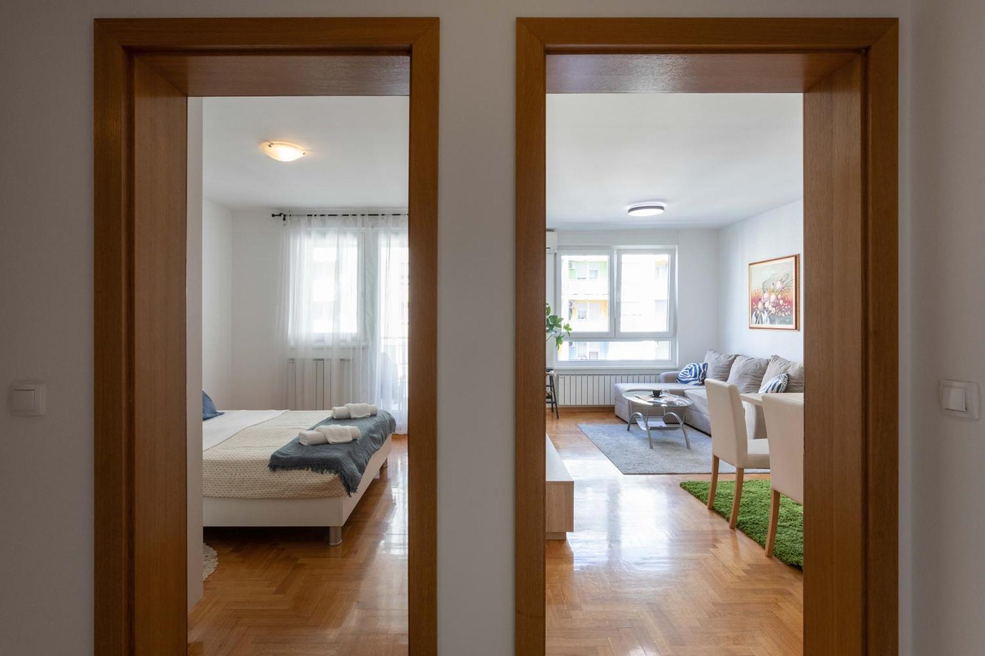 Appartamento Sunny 1Bdr With Balcony & Parking Zagabria Esterno foto