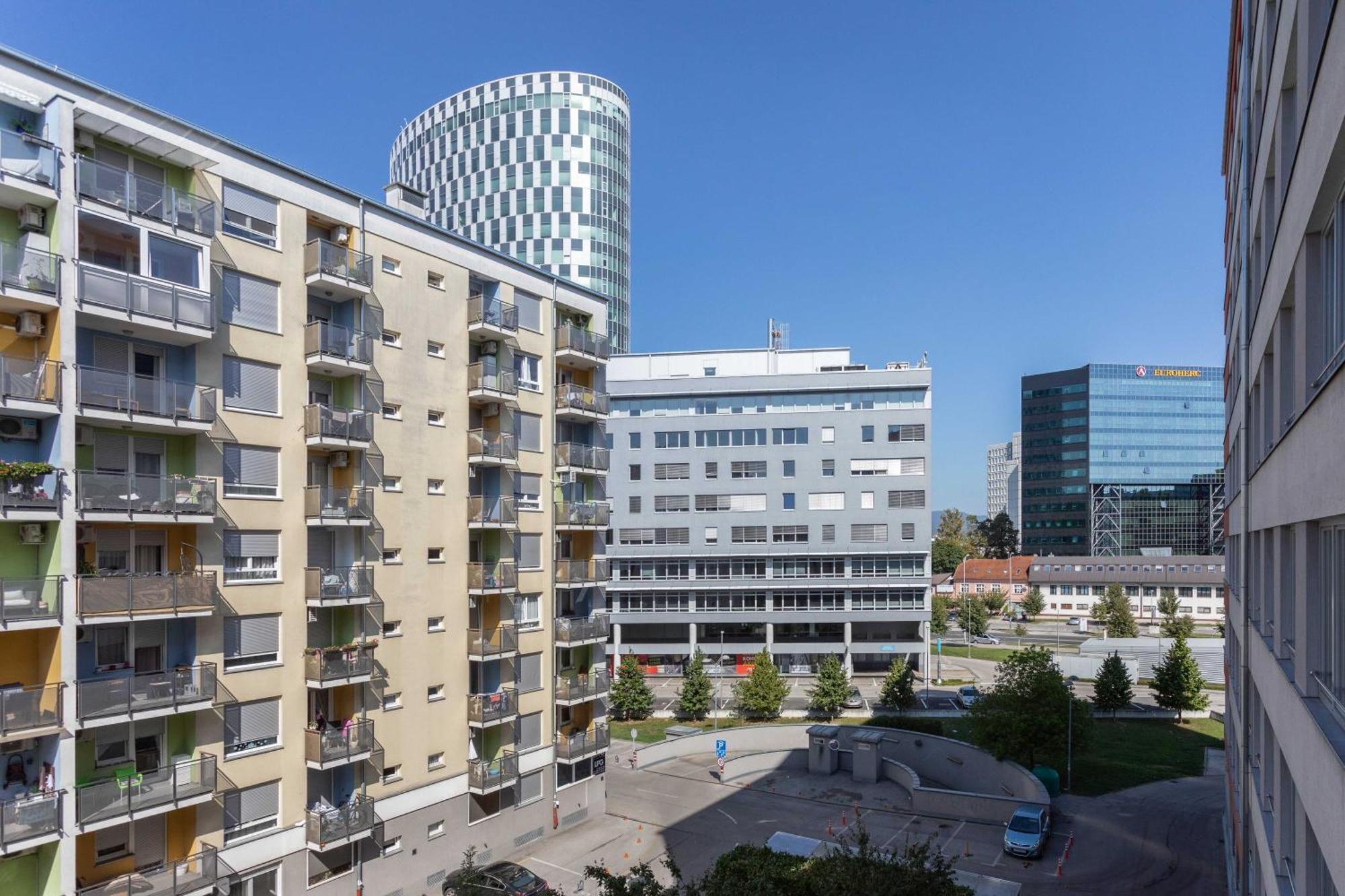 Appartamento Sunny 1Bdr With Balcony & Parking Zagabria Esterno foto